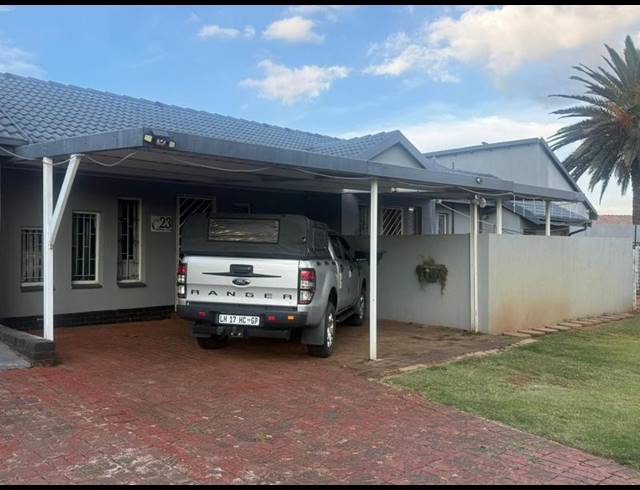 4 BEDROOM HOUSE FOR SALE IN BERGSIG